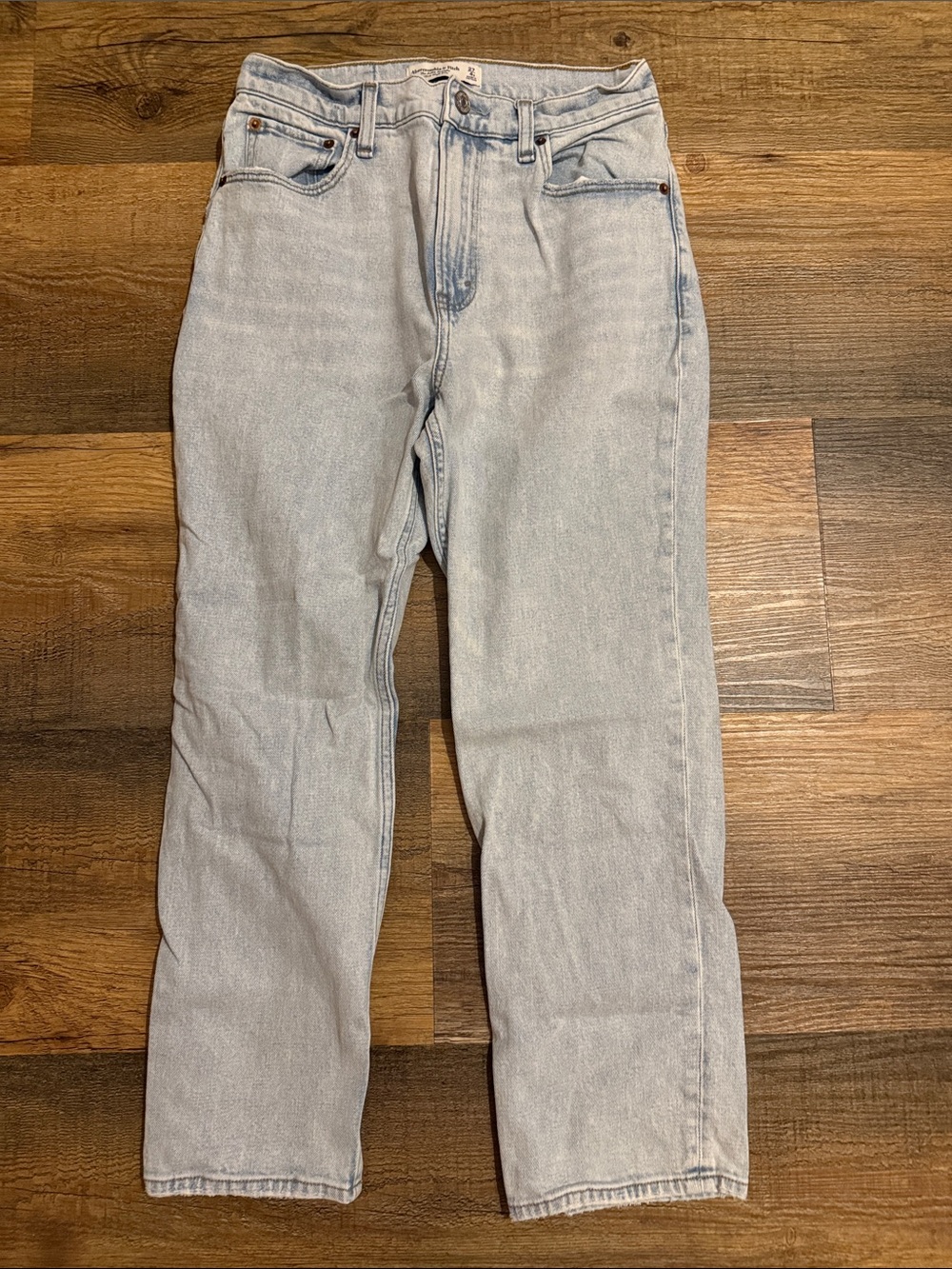 Abercrombie & Fitch Women’s Ankle Straight Ultra Hi-rise Jeans